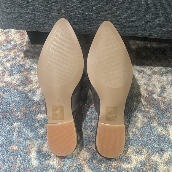 NEW Journee Collection Womens KESSIE Slides Loafer Mule Shoes SZ 7 Grey - Picture 10 of 10